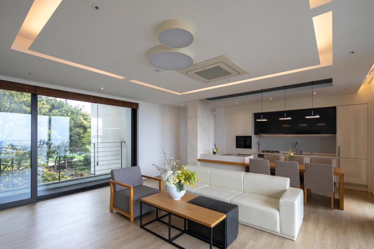 Velum Resort Seogwipo Bagian luar foto