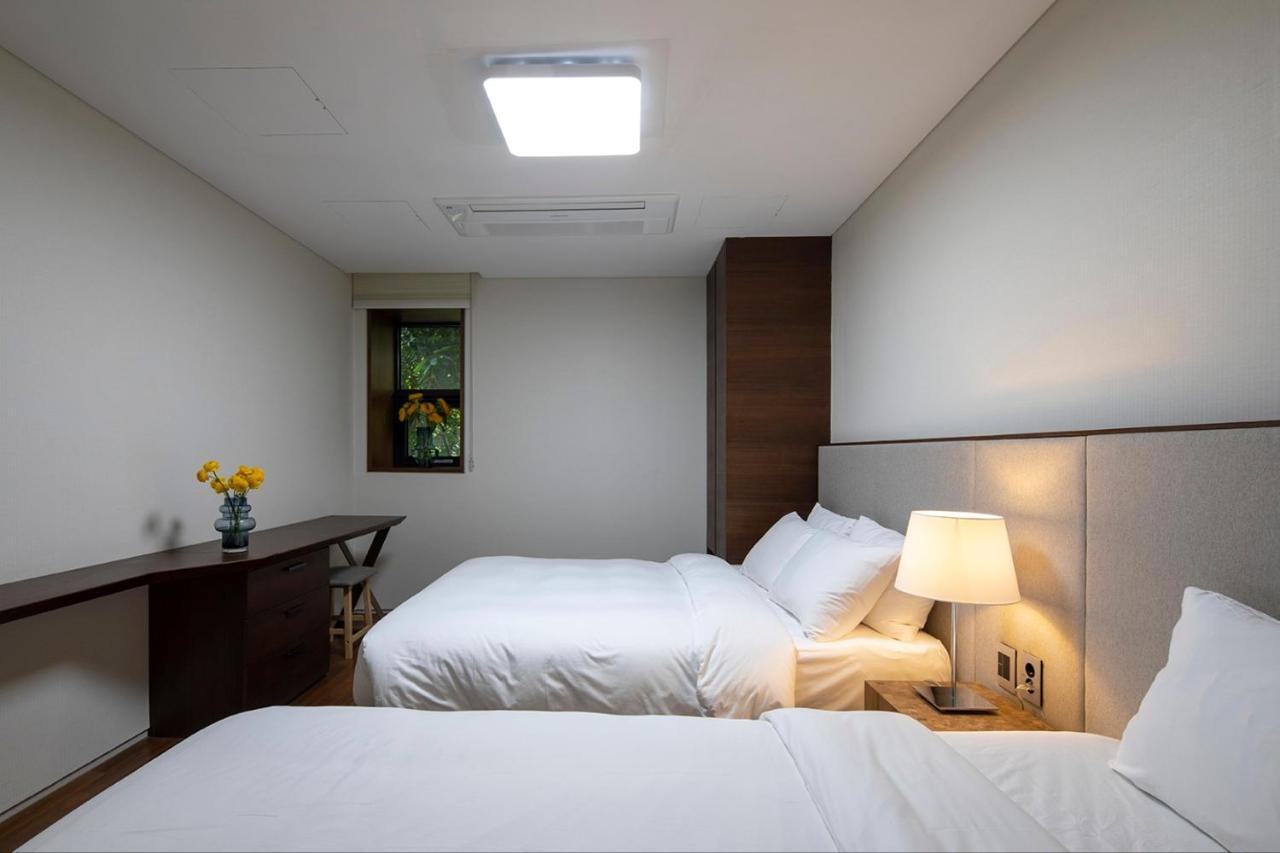 Velum Resort Seogwipo Bagian luar foto