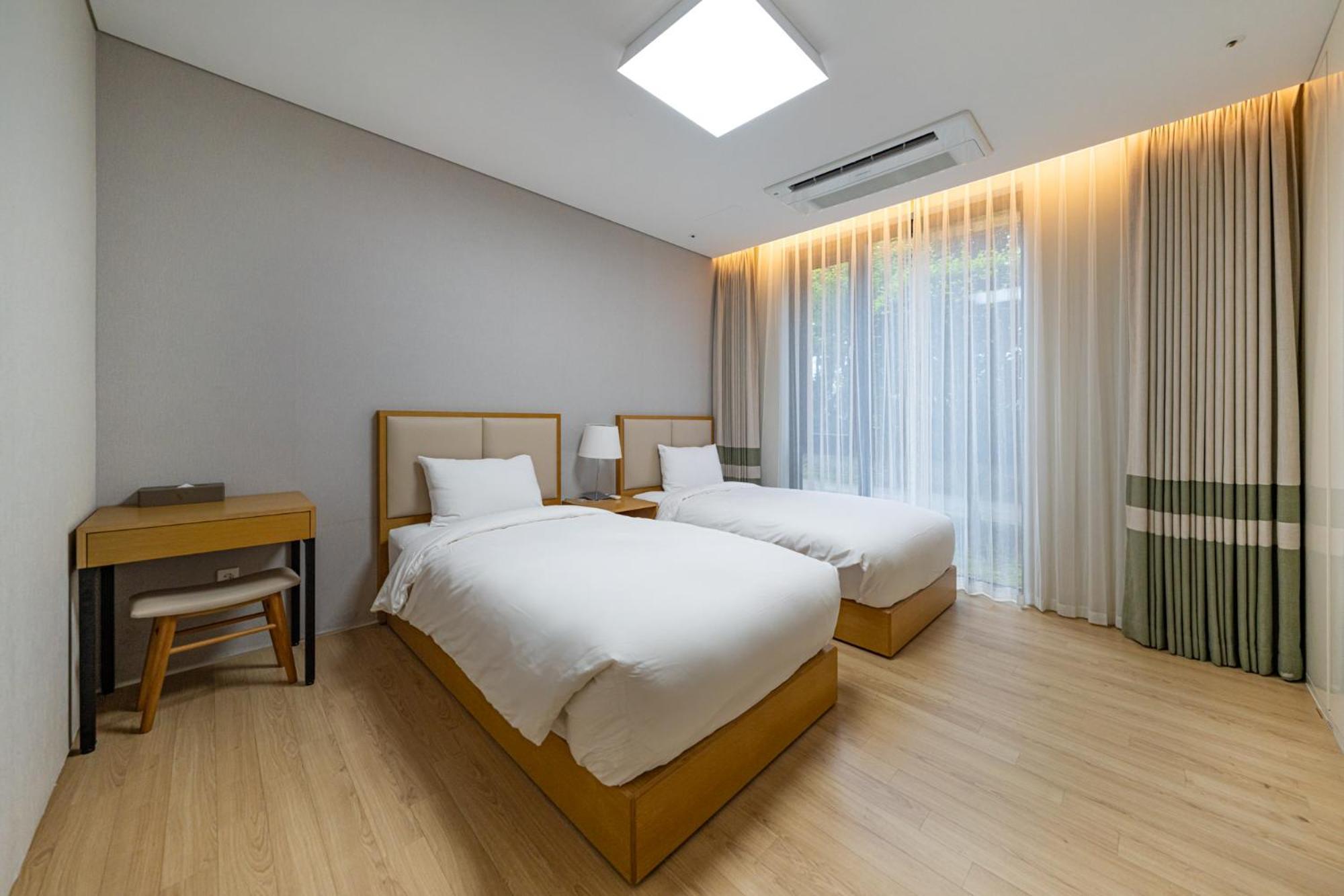 Velum Resort Seogwipo Bagian luar foto